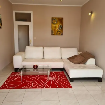 Sunny Apartment Pula